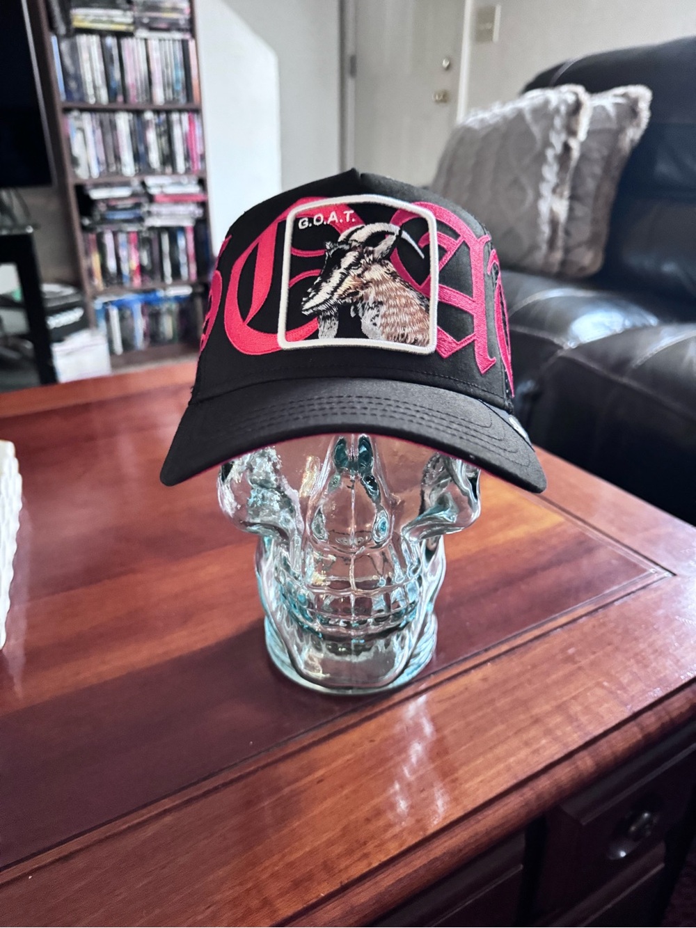 Goorin Bros. “OLD ENGLISH GOAT” Trucker Hat. Mesh SnapBack NWT